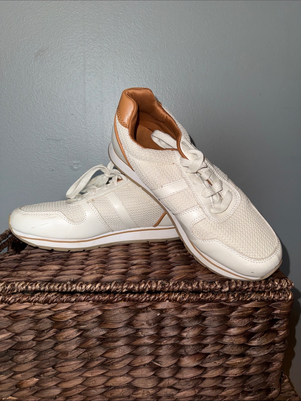 Banana Republic Women’s Sneakers in Cream and Tan Accents